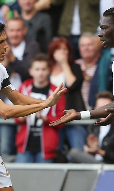 Swansea cruise past Newcastle; Leicester remain undefeated
